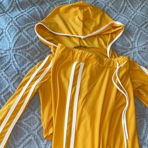 WOMANS FASHION NOVA TENNIS COURT SET